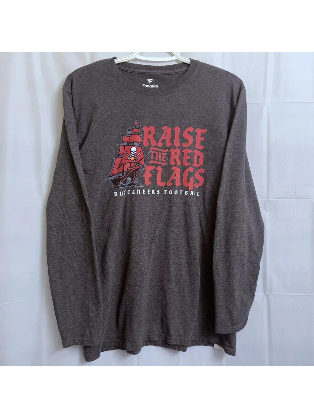 Fanatics NFL Tampa Bay Buccaneers Raise The Red Flags T-Shirt Men's Medium Gray